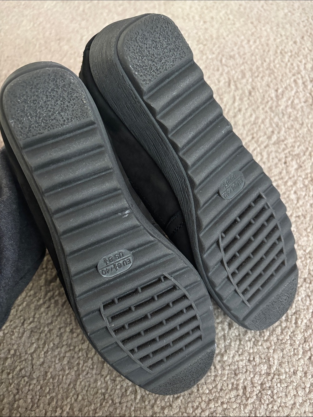 The Flexx Women's Black Slip-On Wedge Ankle Shoes size 9 1/2 - Picture 5 of 8